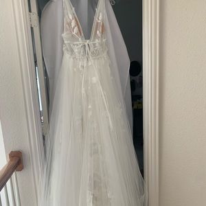 Willowby Galatea Embroidered V-Neck Tulle